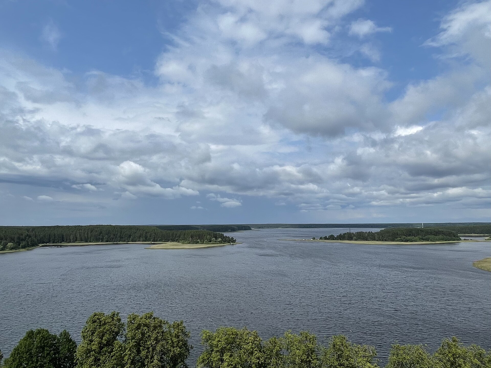 Озеро Селигер, вид с колокольни Ниловой Столобенской пустыни
